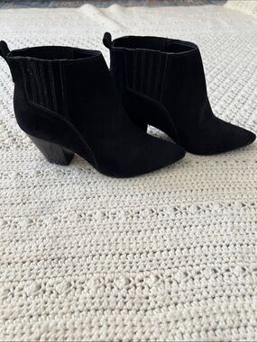 Firth Black nubuck Ankle Boots - Classic Women’s Bootie BN SZ 8